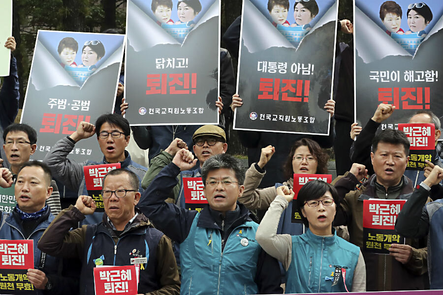 Street protests in Seoul A push to remove President Park